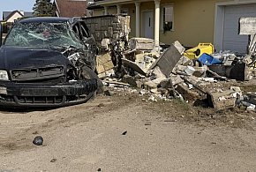 Banino. Poważny wypadek na ul. Księżycowej. Pijany 16-latek za kierownicą