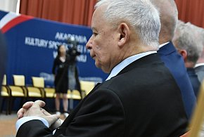 Prezes PiS prosi o pieniądze. Partia ma kłopoty...