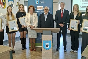 Nagroda za kaszubską pasję. Uczniowie wyróżnieni przez Halinę Ewę Buchacz