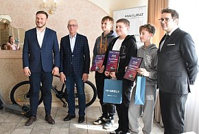 Konkurs wiedzy o motoryzacji. Najlepsi odebrali nagrody