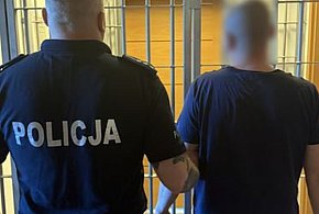 Kartuzy. Pijany przyjechał z paczką do... komendy policji