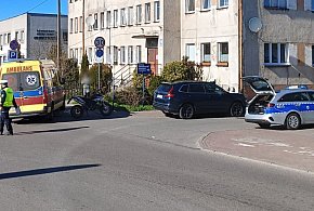 Kartuzy. Zderzenie osobówki z motocyklem. 16-latek w szpitalu