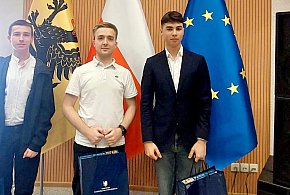 Uczniowie z Kartuz w wojewódzkim etapie konkursu wiedzy o samorządzie