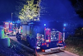 Łączyno. Pożar na terenie dawnego ośrodka wypoczynkowego