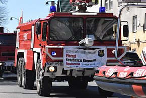 Kòrowód Ògniarzów. Strażacka kawalkada przemknęła przez Kaszuby