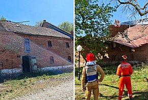 Leźno. Zawalił się dach starego budynku. Strażacy przeszukali gruzowisko