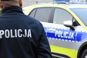 Stężyca. Pił alkohol w aucie, chwilę potem odjechał. Świadkowie nie czekali