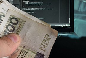 Myślał, że pomaga córce. Kasa poszła wprost na konto oszustów