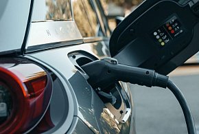 Ryzyko pożaru auta elektrycznego to mit? Są dane