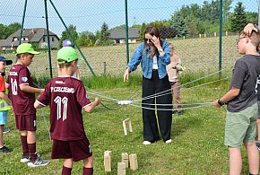Radosny piknik i emocjonujący mecz przy szkole w Czeczewie
