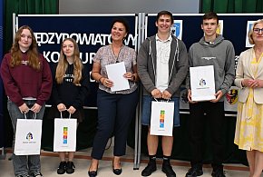 Młodzież z partnerskich powiatów sprawdzała swoją wiedzę geograficzną