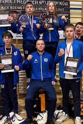 Udany start młodzieżówki Rebelii-30286