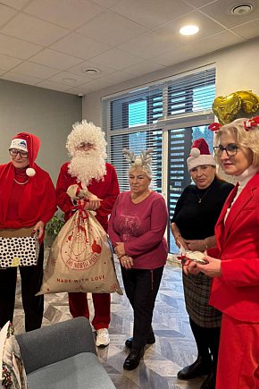 Świąteczna akcja Rady Seniorów i Młodzieżowej Rady Pow. Kartuskiego-30416