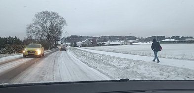 Ślisko - zwłaszcza na lokalnych, kaszubskich drogach-74048