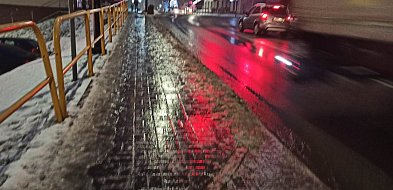 Możliwy mokry śnieg i przymrozek. Będzie ślisko-74472