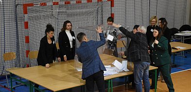 Pierwsze konsultacje ws. praw miejskich dla Sierakowic. Mieszkańcy na NIE-75114