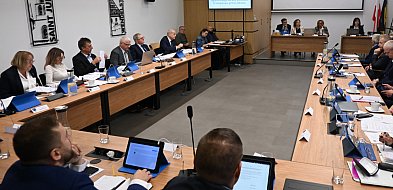 Żukowo. Radni nie zgadzają się na wprowadzanie uchwał na "ostatnią chwilę"-75562