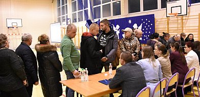 Lisie Jamy. Mieszkańcy punktują władze gminy. Kolejne NIE dla praw miejskich-76093