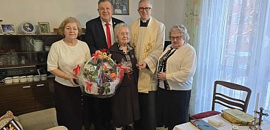 Genowefa Bulczak jest najstarszą mieszkanką Kartuz - skończyła 104 lata!-76501