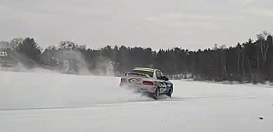 Borowo. Ostra jazda po zamarzniętym jeziorze. Czy tak można?