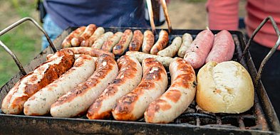 Abp Wojda i bp Kasyna ogłosili dyspensę. Wierni mogą zjeść mięso 1 maja