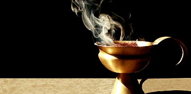 Jak wybrać odpowiednie kadzidło do parafii?