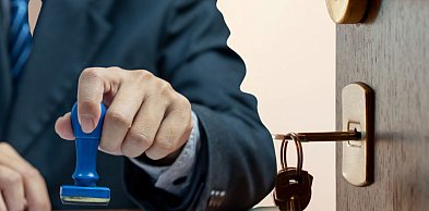 Pięciu notariuszy podejrzanych w śledztwie dotyczącym mafii mieszkaniowej