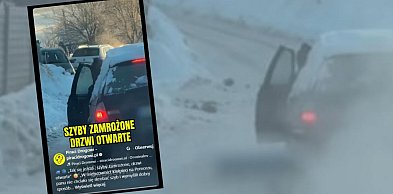 Kiełpino. Nie czekał na odmrożenie auta. Otworzył drzwi i... jazda!