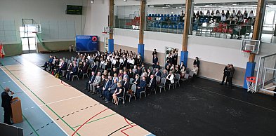 Kartuzy. Otwarto rozbudowaną halę sportową w szkole "na Klasztornej"