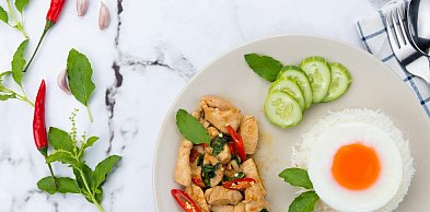 Redukcja dla osób pracujących przy biurku – jak schudnąć bez 10 000 kroków