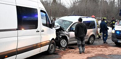 Gowidlino. Kolizja dwóch aut. "Czarny lód" na drodze