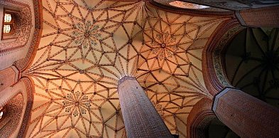 Region. Dach katedry w Pelplinie wymaga naprawy. Kuria szuka środków