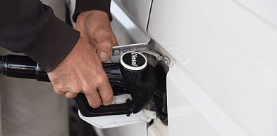 Prezydent podpisał ustawy umożliwiające obniżkę cen paliw