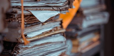 Jak bezpiecznie usuwać dokumenty firmowe, aby lepiej chronić dane i budować profes