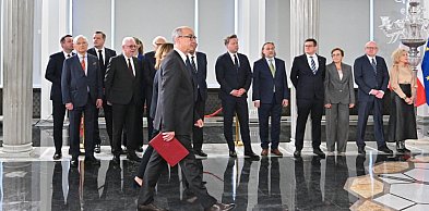 Sześcioro wybranych sędziów TK złożyło ślubowania w Sejmie. Bez udziału prezydenta