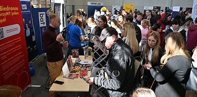 Kartuzy. Powiatowe Targi Pracy ruszyły. Ogromne zainteresowanie mieszkańców