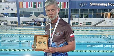 Sportowa pasja policjanta z Żukowa. Wystartował w MŚ w pływaniu w płetwach