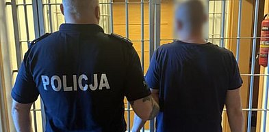 Kartuzy. Pijany przyjechał z paczką do... komendy policji