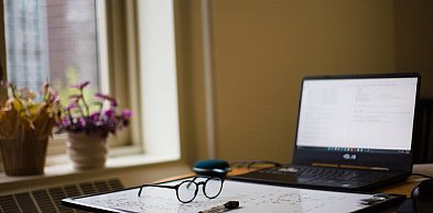 Uporządkowany obieg faktur i archiwizacja umów w firmie