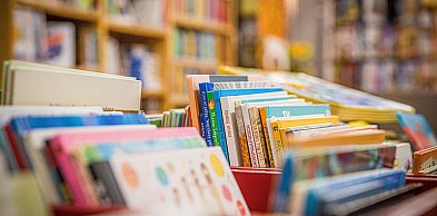 Małe podróże, wielkie emocje. Tydzień z biblioteką w Chmielnie