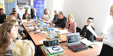 Kartuzy. Śniadanie biznesowe i szkolenie na temat grantów dla firm