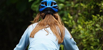 Kask, którego nie czujesz na głowie – jak wybrać ten idealny?