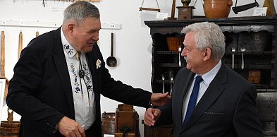 Parlamentarzyści przyjechali na Kaszuby. Odwiedzili muzeum w Kartuzach