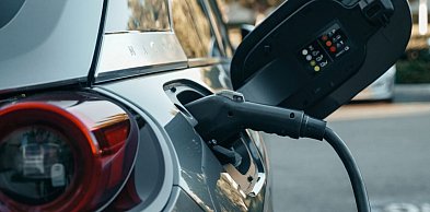 Ryzyko pożaru auta elektrycznego to mit? Są dane