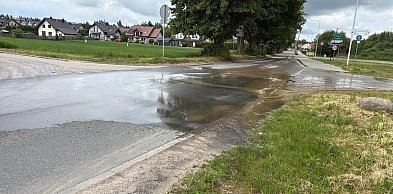 Duża awaria sieci kanalizacyjnej w gm. Żukowo. Trwają działania służb