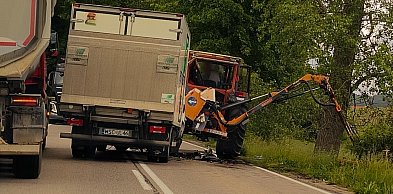 Ręboszewo - Brodnica Górna. Zderzenie samochodu dostawczego z ciągnikiem