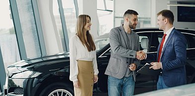 Czym różni się leasing od wynajmu samochodu? Poradnik dla przedsiębiorców