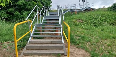 Powstały schody z Rutek do Borkowa. Mają być tymczasowe