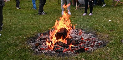 Noc Świętojańska z KGW Stężyca: puszczanie wianków i magia ognia