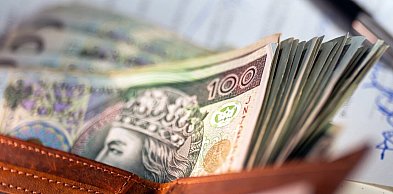 Uwierzyła fałszywym funkcjonariuszom. 61-latka straciła 750 tysięcy złotych